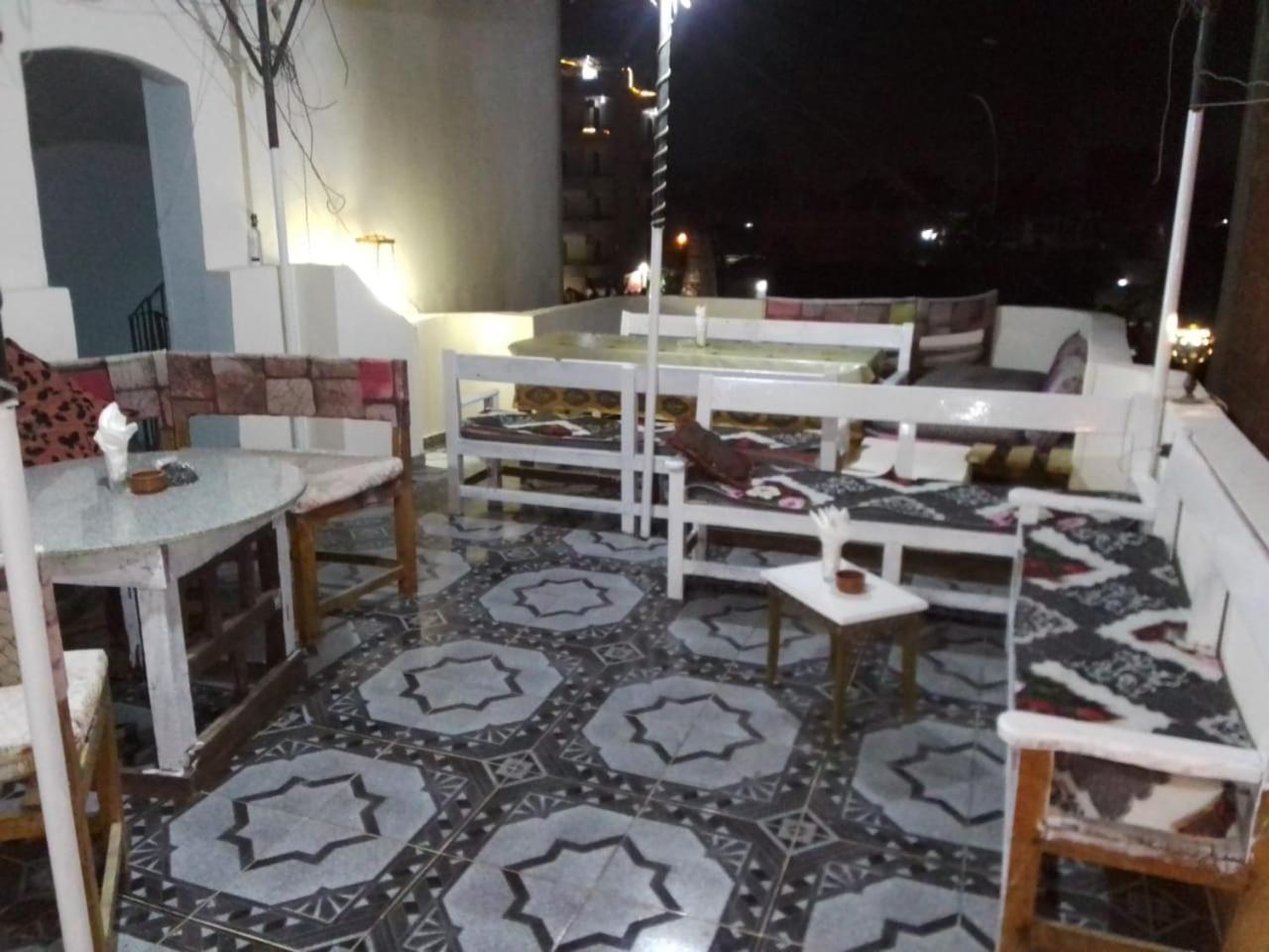 One Love Guesthouse & Restaurant Luxor Kültér fotó
